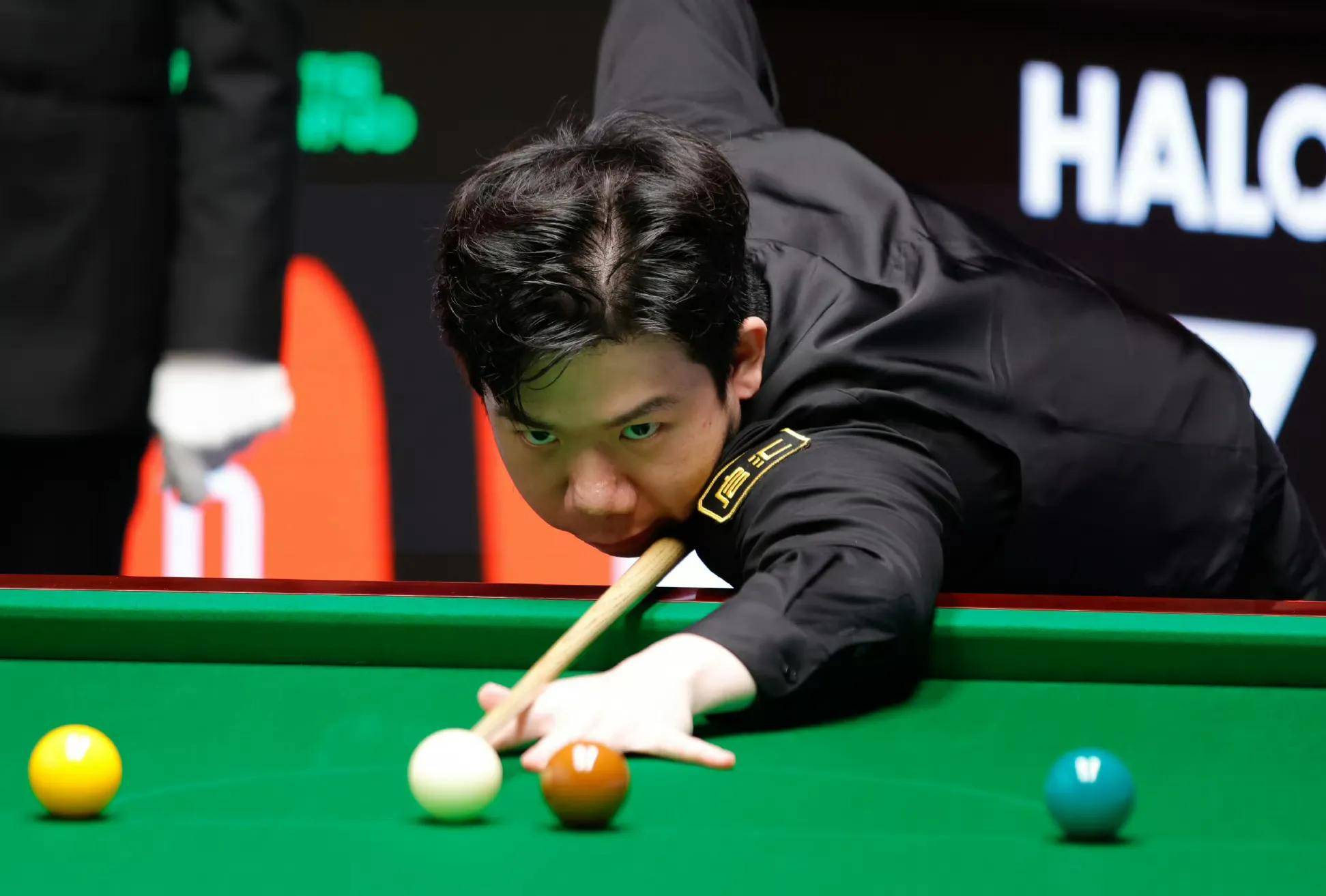 利暴露出了 利暴露出了